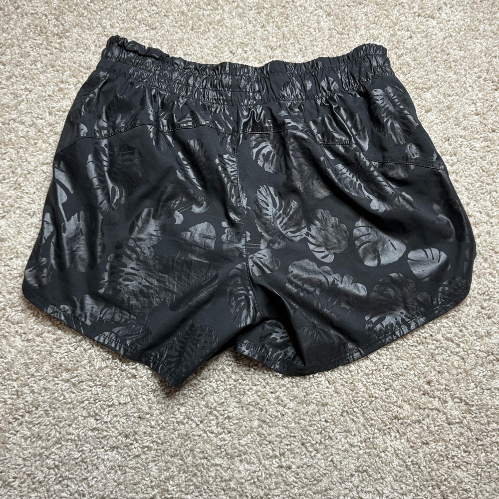 Athleta Botanical Racer Run Short - Picture 2 of 4